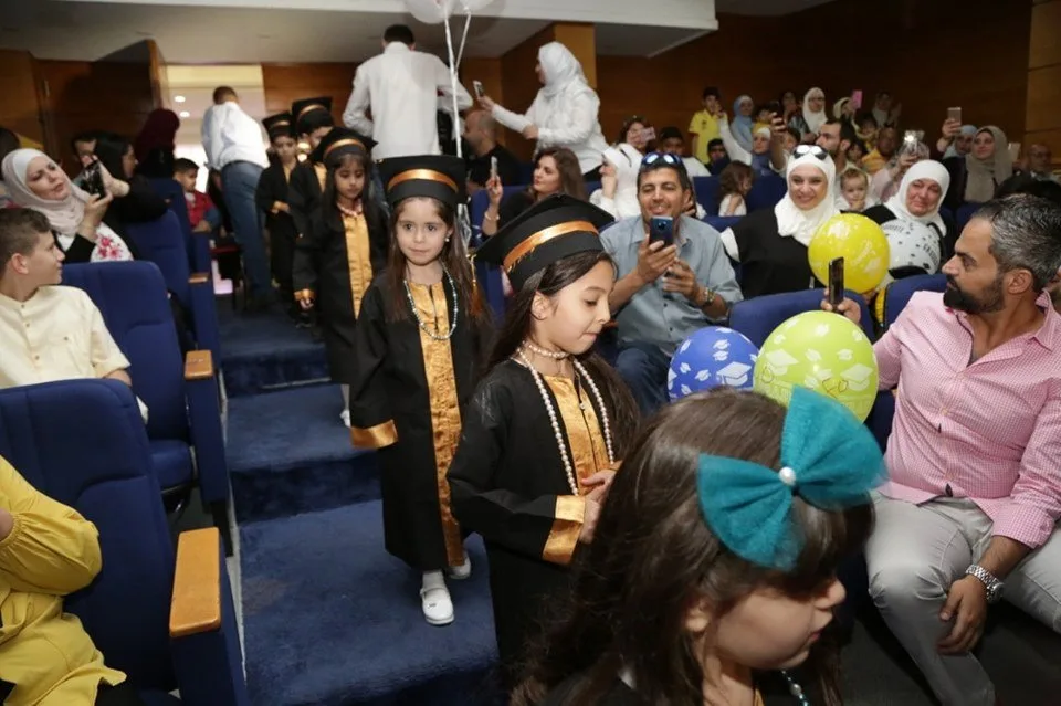 طلبة في حفل تخرج بأكاديمية تزكية الدولية